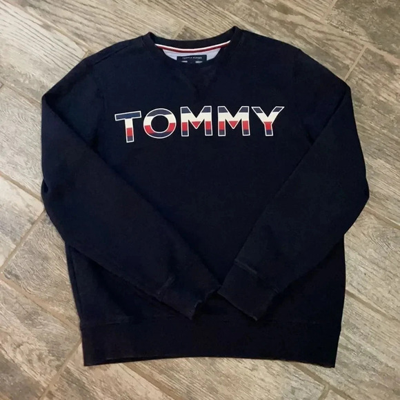 Tommy Hilfiger Crewneck sweatshirt Navy “Tommy” lettering chest. Men’s size M - Picture 3 of 11